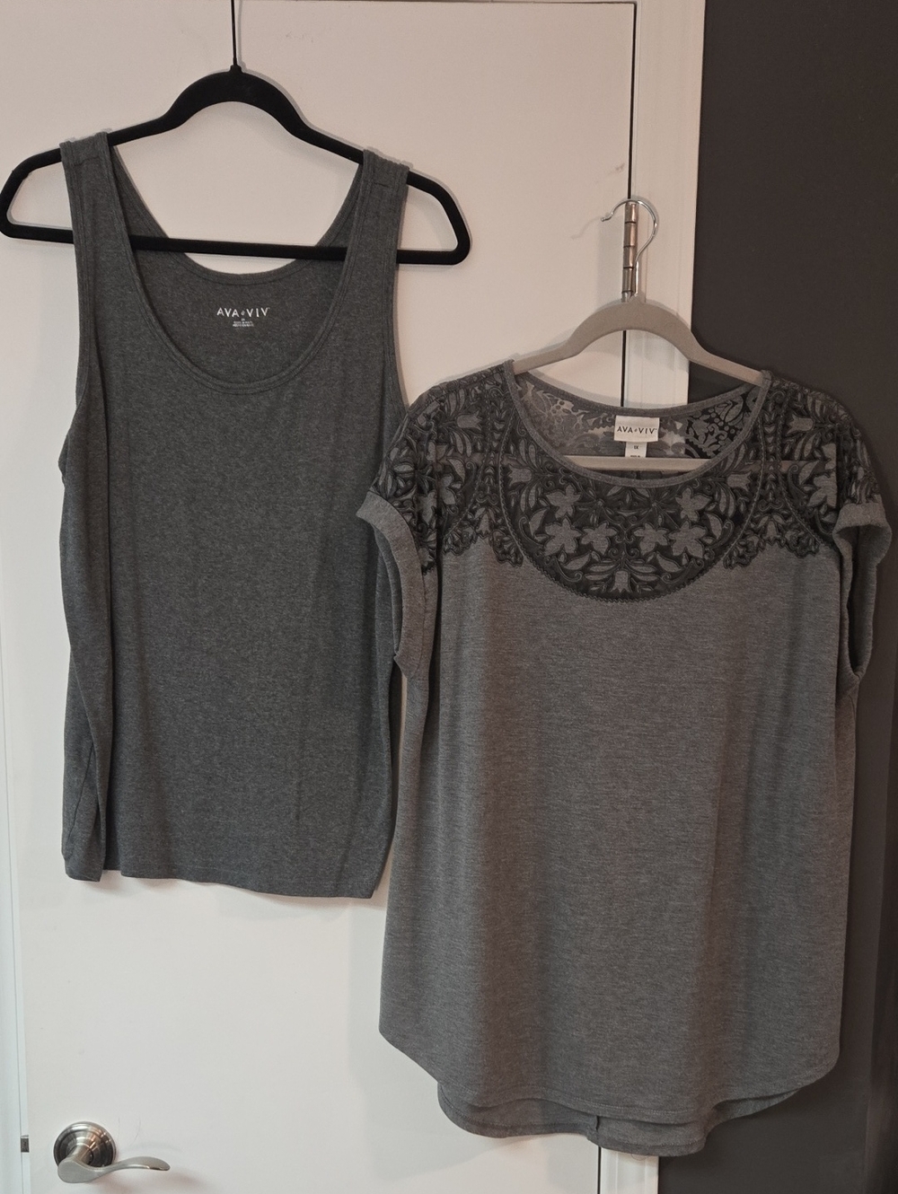 Ava & Viv Women's Gray Lace-Yoke Top